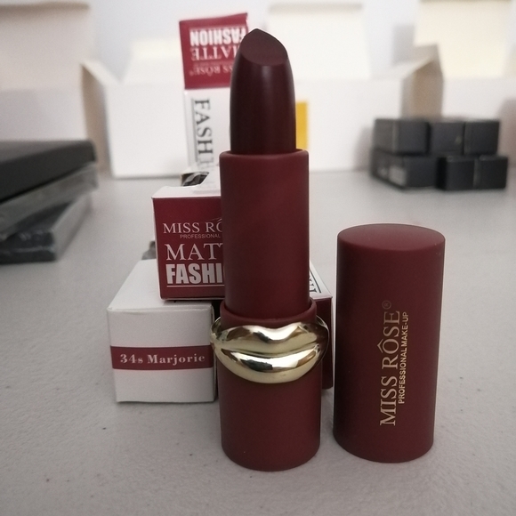 Lipsticks - Picture 5 of 5